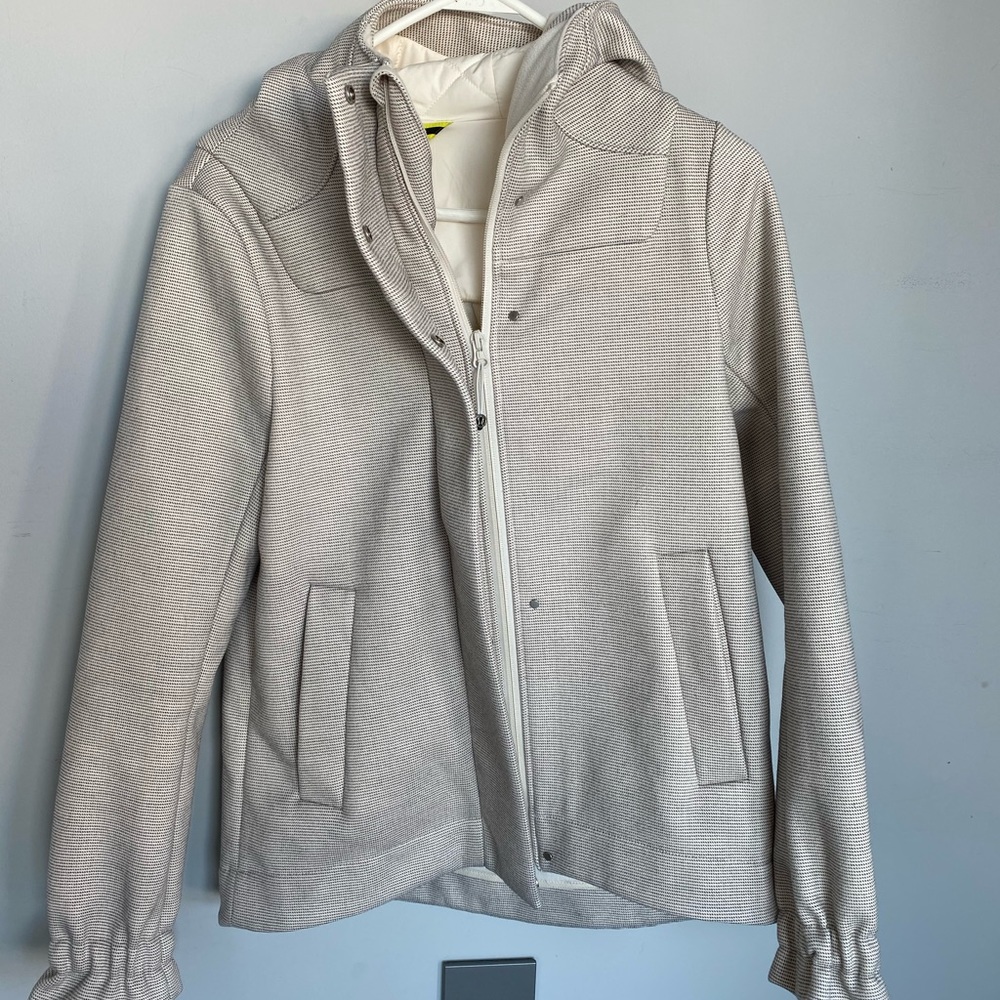 Lululemon Women’s Jacket, size 8